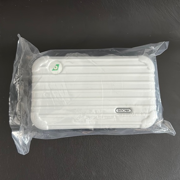RIMOWA Handbags - Rimowa x EVA Toiletry Travel Case - White